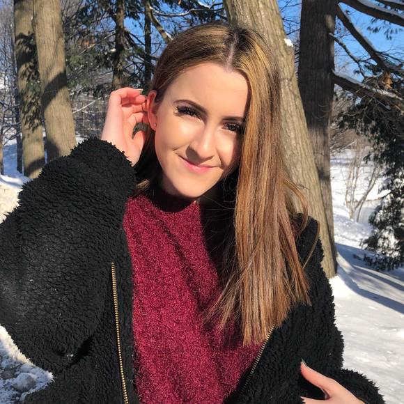 Meet your Posher, Carolane - Picture 1 of 1